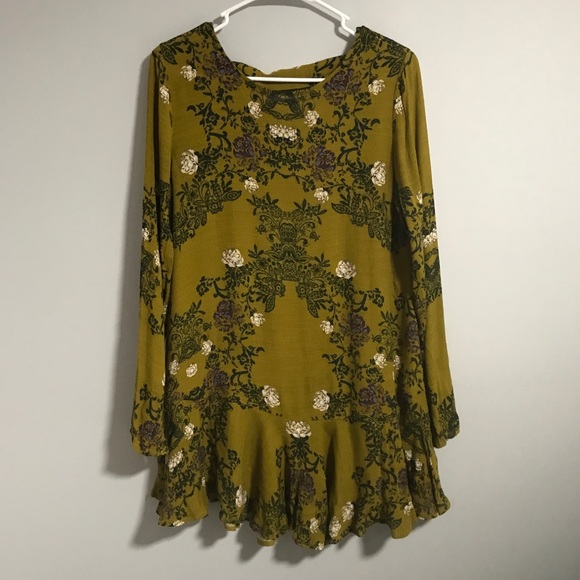 Free People Dresses & Skirts - Free people green floral cut out back boho dress